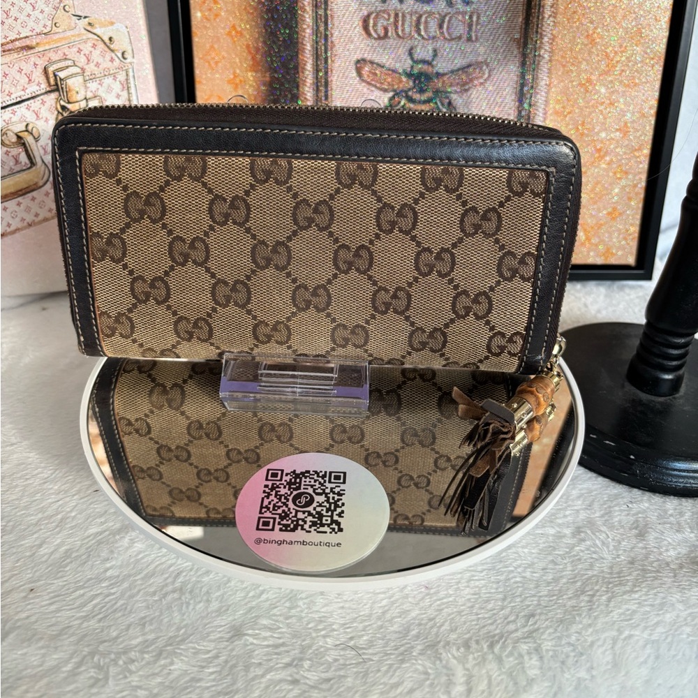 Gucci Dark Brown Leather Zip-Around Wallet with Bamboo Pull